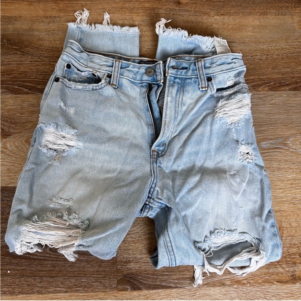 Abercrombie & Fitch Light Blue Distressed Jeans Mom Jeans - Picture 2 of 8